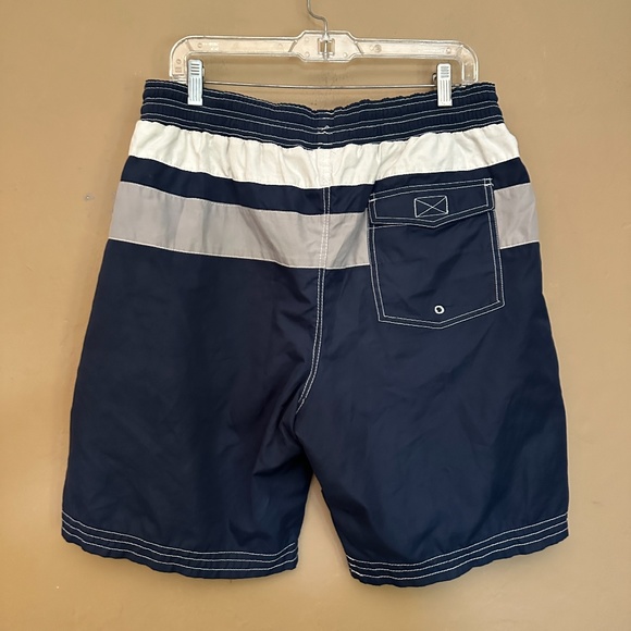 New York Yankees Swim Trunks Large 36-44" waist 9" inseam Gently worn 100% poly - Picture 3 of 4